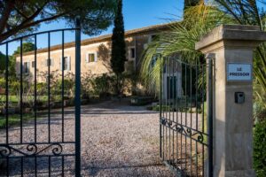 Entré de la location de vacance à Béziers "Le pressoir"